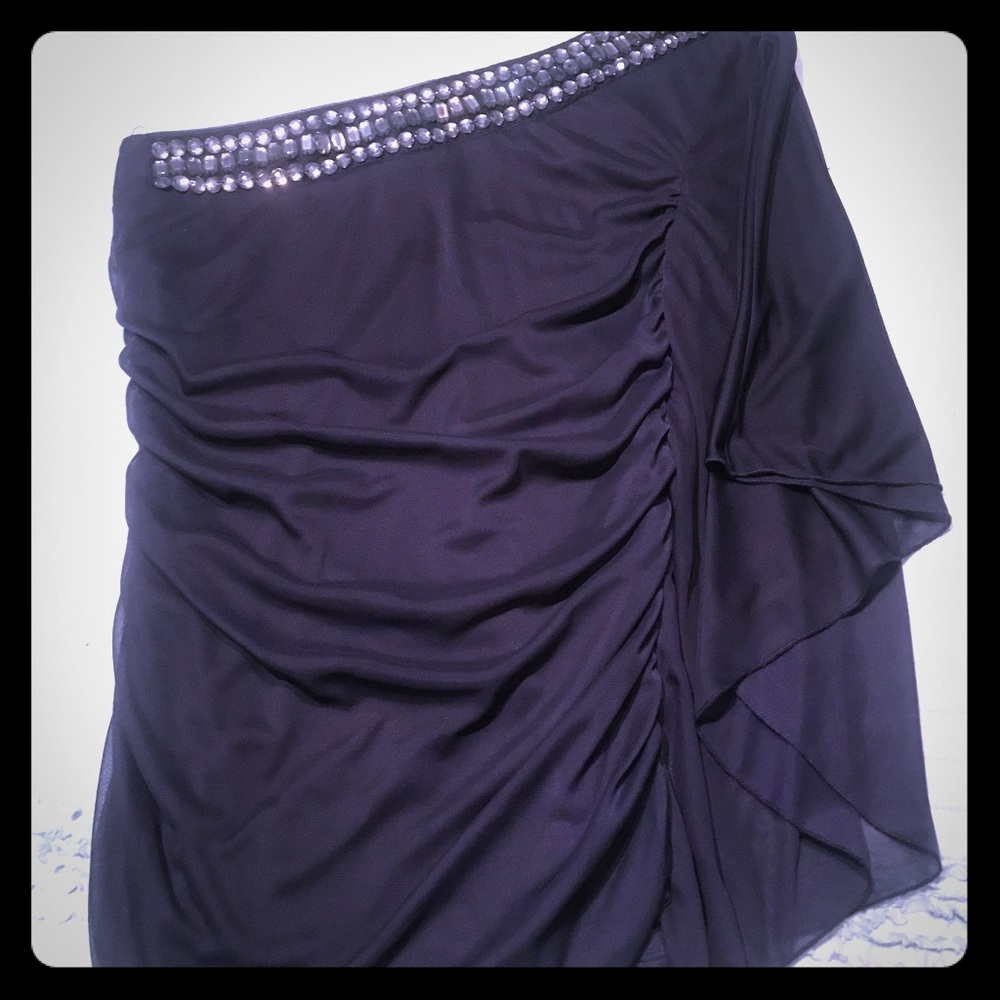 One shoulder shirt with rhinestones